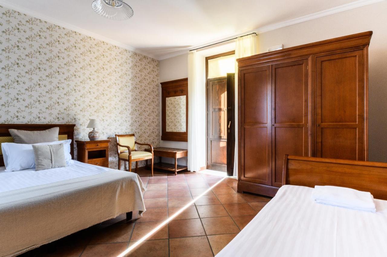 Cas'E Charming House Family Hotel Caserta Exterior photo