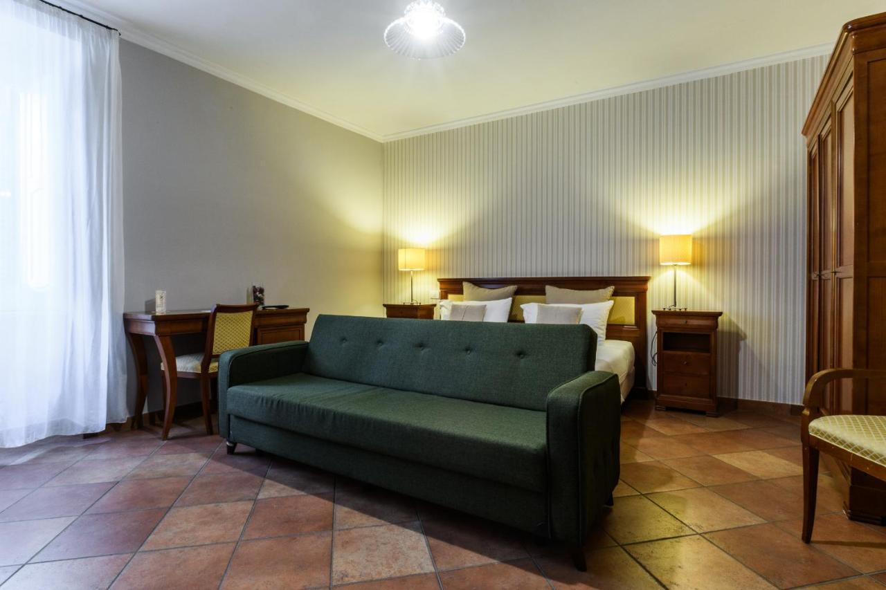 Cas'E Charming House Family Hotel Caserta Exterior photo