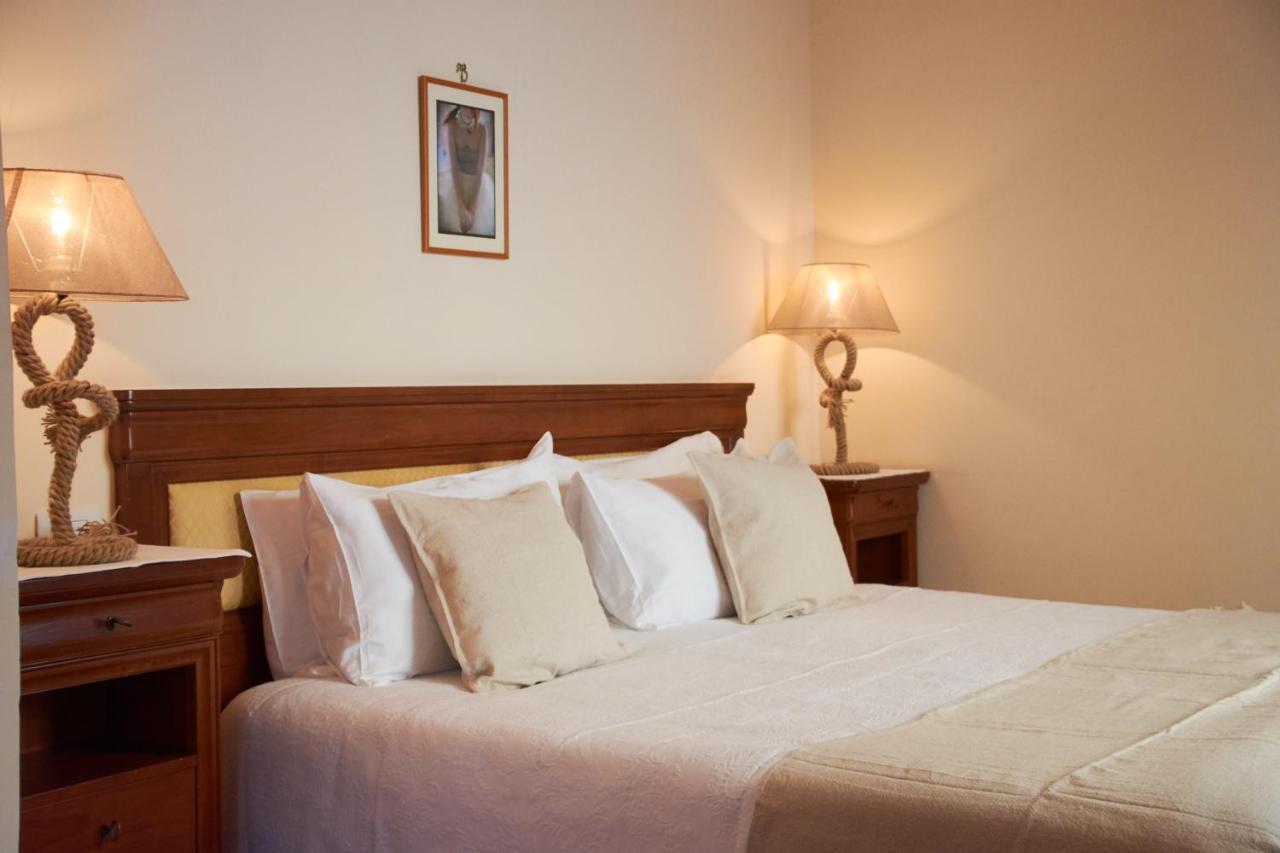 Cas'E Charming House Family Hotel Caserta Exterior photo